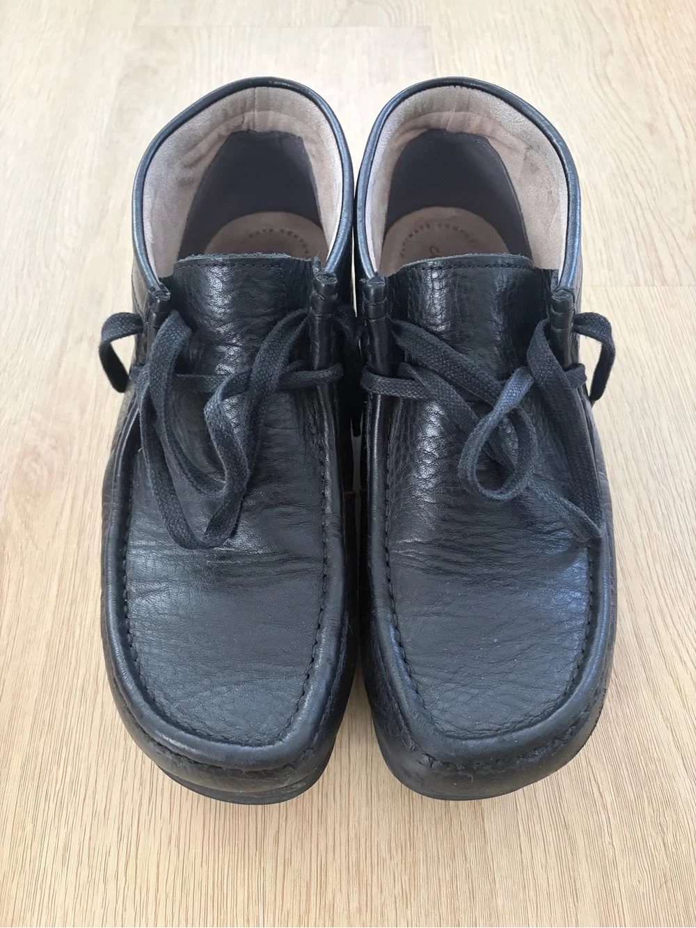 Clarks Wallabee Black Leather Lace-Up